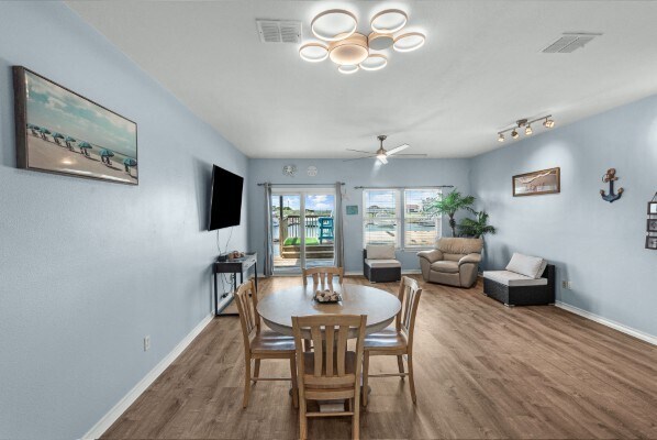 Building Photo - 15325 Bonasse Ct