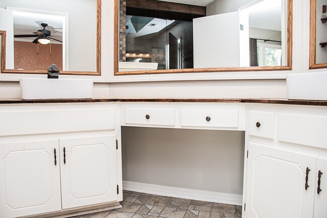 Building Photo - 17 8th St