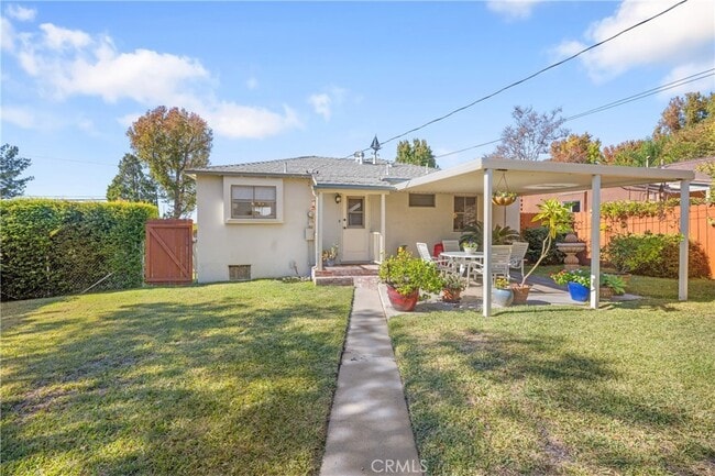 Building Photo - 2854 Mayflower Ave
