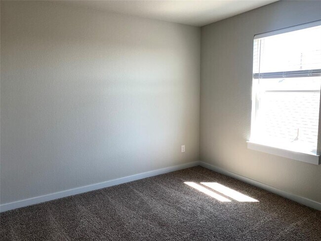 Building Photo - 2913 Sage Ranch Dr