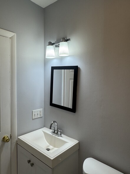 Unit 2 bathroom - 128 Pleasant St