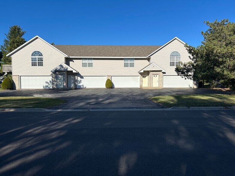 Building Photo - 5128 Zenith Pky