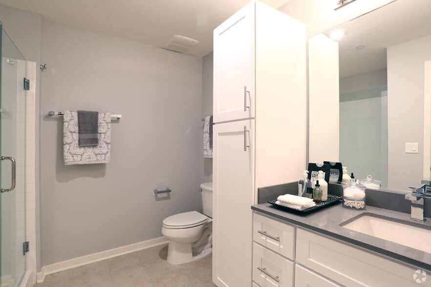 1BR, 1BA - Bathroom - Deer Park Crossing