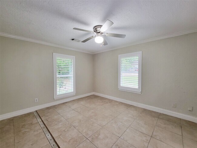 Building Photo - 25723 Glen Loch Dr