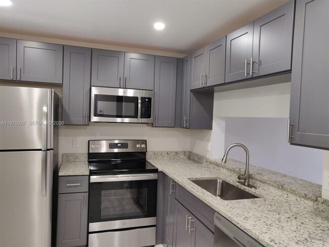 Building Photo - 8830 Royal Palm Blvd