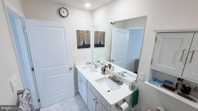 Building Photo - 20 Nelsons Wy