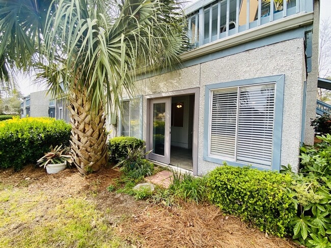 Building Photo - 217 Bull River Bluff Dr