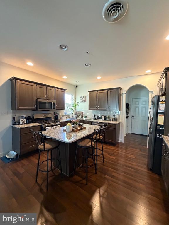 Building Photo - 109 S Village Cir