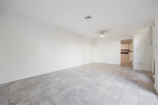 Building Photo - 11674 Pointe Cir