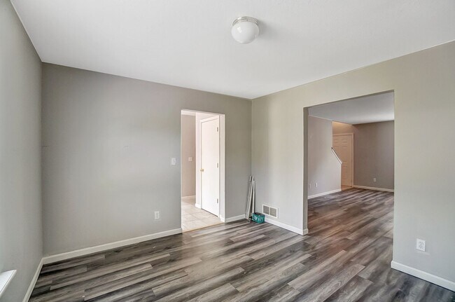 Building Photo - 3612 Willow Run Dr