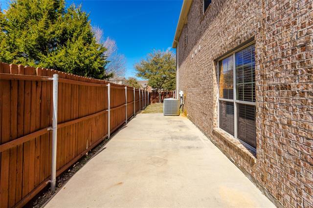 Building Photo - 5928 Round Up Ln