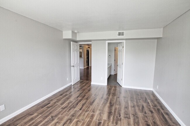 Building Photo - 12338 W Dorado Pl