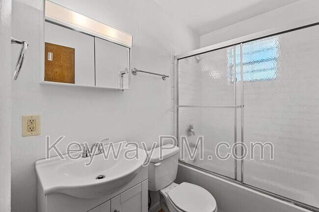 Building Photo - 413 Kingstree Rd