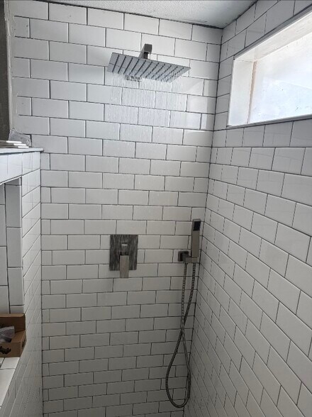 Building Photo - 5316 N Knox Ave