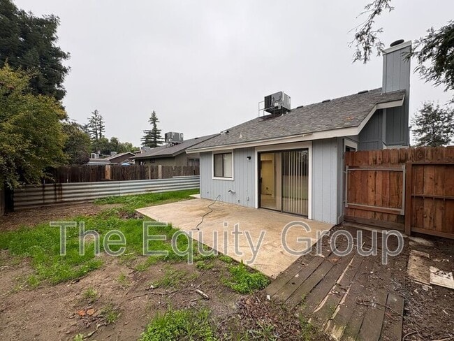 Building Photo - 1642 N Goddard St