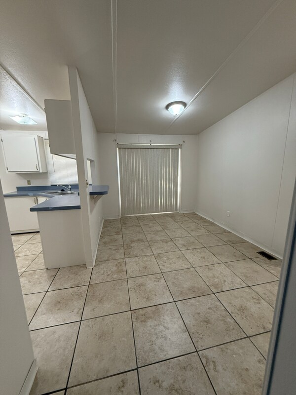 Building Photo - 605 N Executive Dr