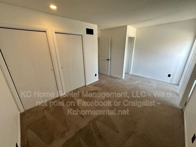 Building Photo - 1708 E 97th St