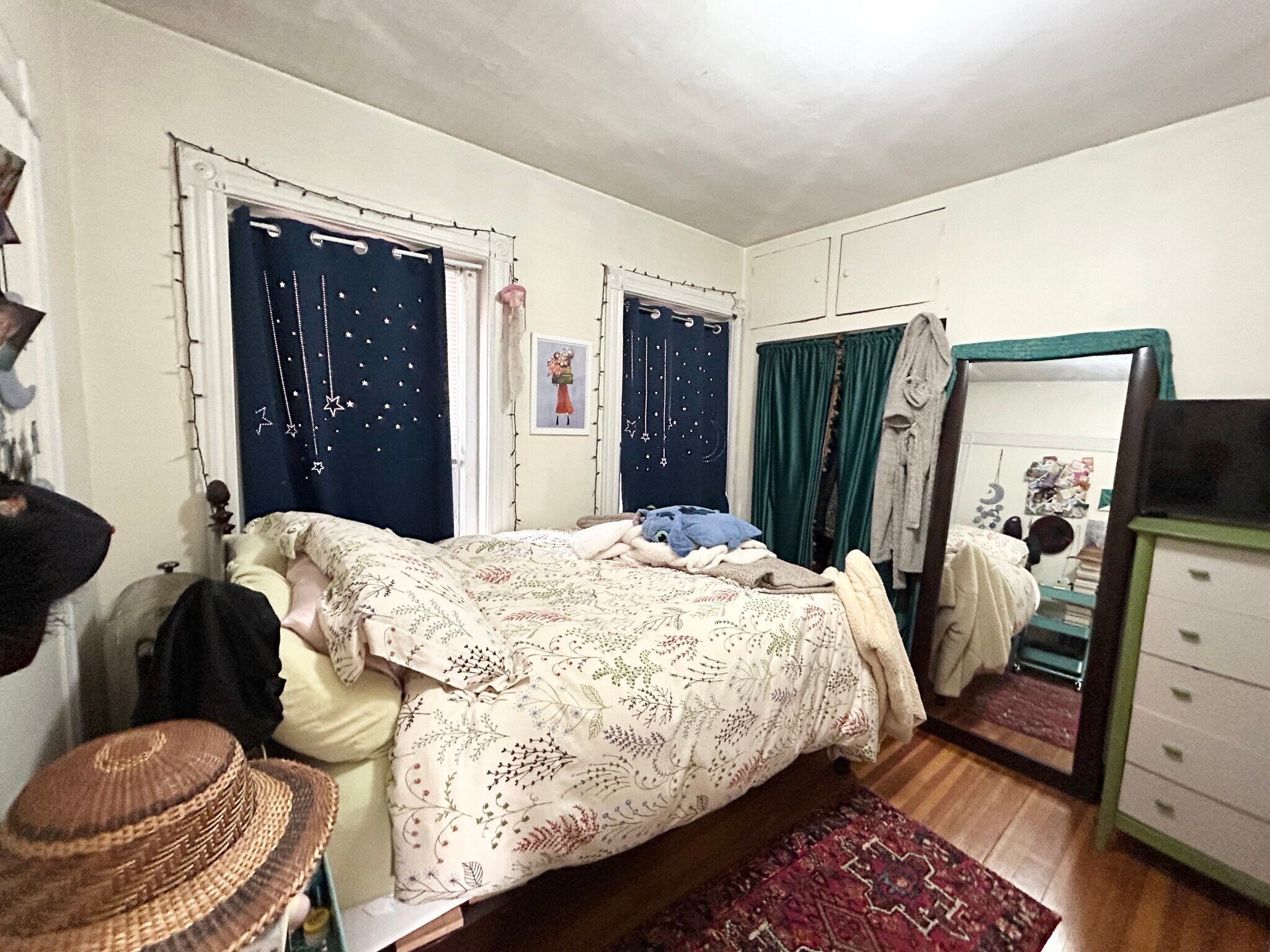 Building Photo - 96 Calumet St