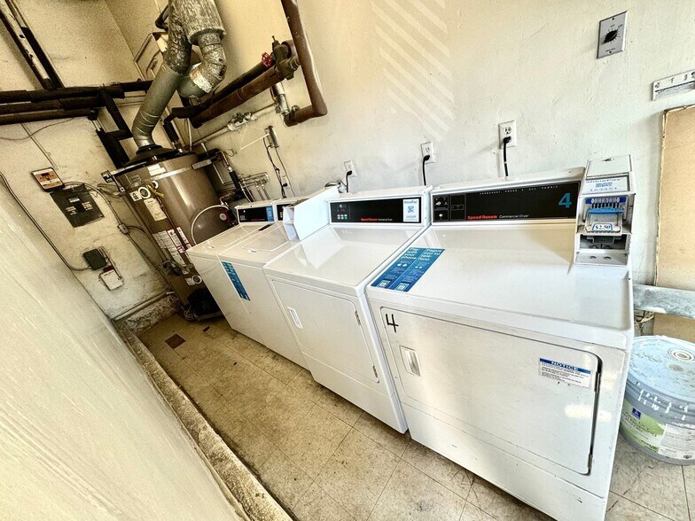 Building Photo - 3510 Clarington Ave