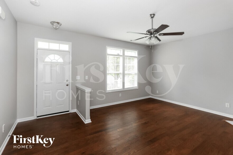 Building Photo - 11253 Heritage Green Dr