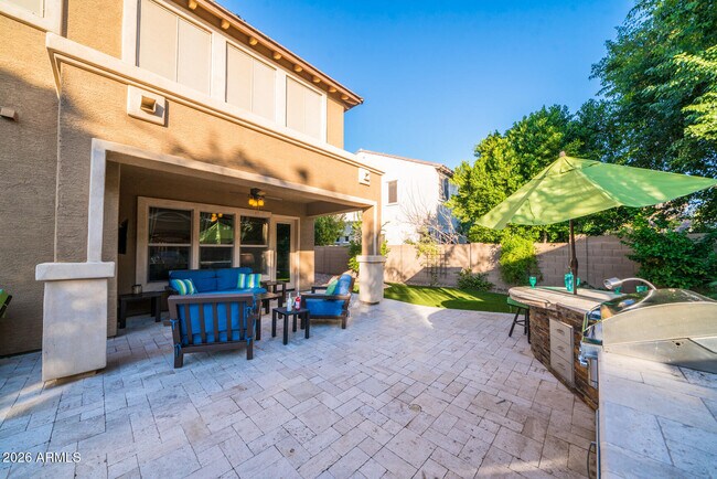 Building Photo - 2681 E Hampton Ln