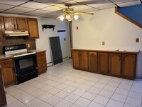 Building Photo - Plymouth 2 Br - 1Ba duplex in convenient i...