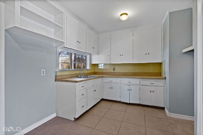 Building Photo - 1518 Viosca St