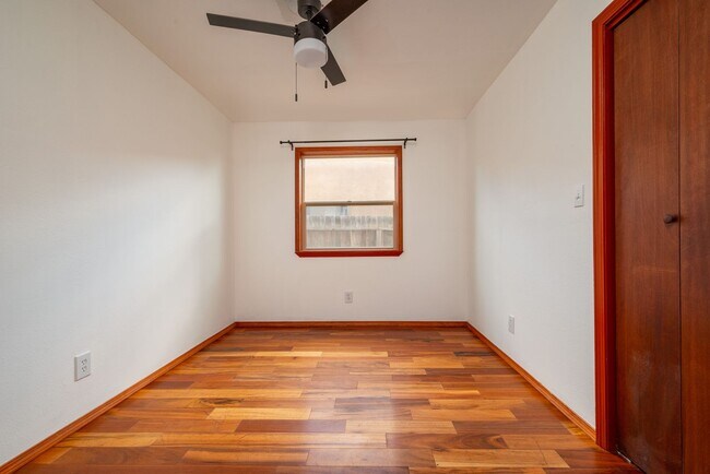 Building Photo - 2911 Avenida Alamosa