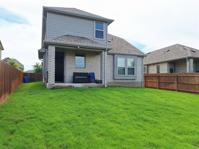 Building Photo - 8000 Prairie Rye Dr