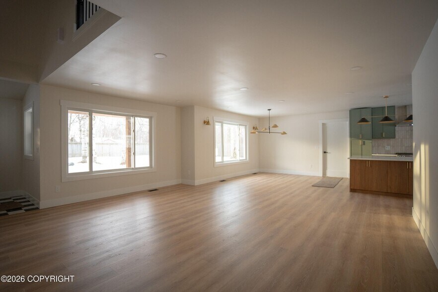 Building Photo - 735 W Winter Ave