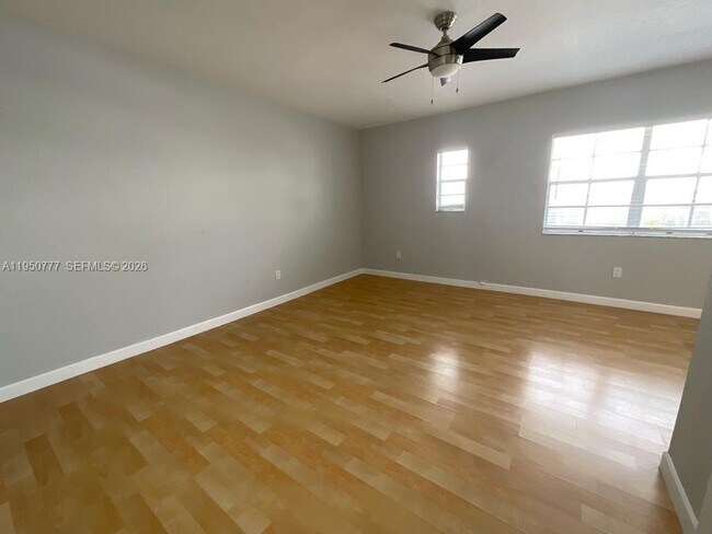 Building Photo - 1360 Collins Ave