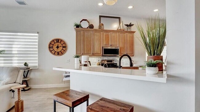 Building Photo - 8163 Alberti Dr