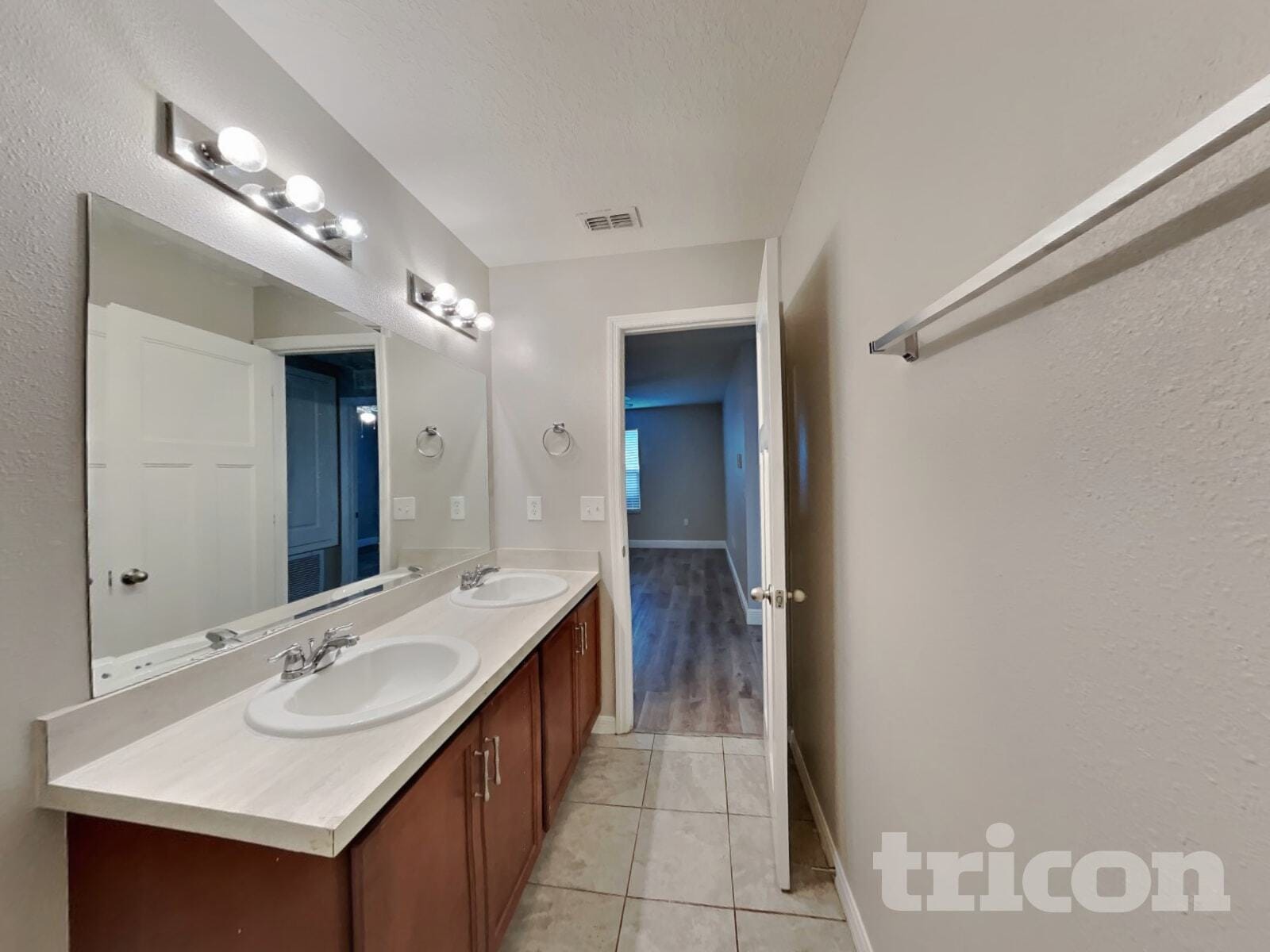 Building Photo - 7105 Feather Wood Dr