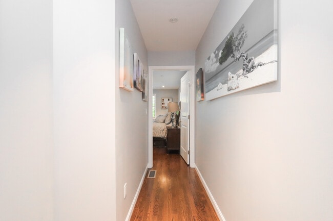 Building Photo - 22 Allen St