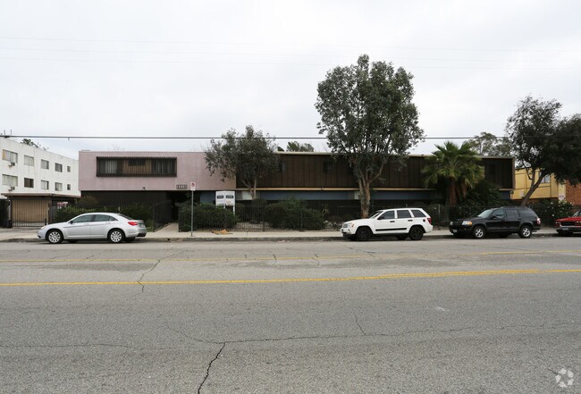 Building Photo - Fulton, 6930