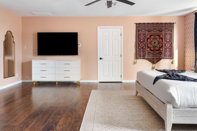 Building Photo - 6235 E Thunderbird Rd