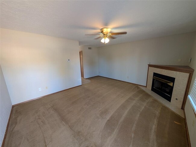 Building Photo - 3201 Lois Arlene Cir