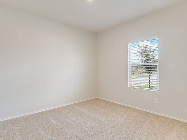 Building Photo - 4 BR / 3 BA - 2175 SF in Seguin - Arroyo Ranch!!!