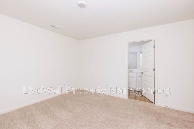 Building Photo - 853 Fish Camp Rd