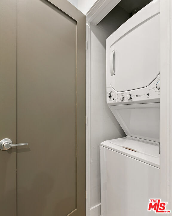 Building Photo - 3314 Mentone Ave