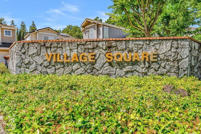 Building Photo - 39 Village Square Pl