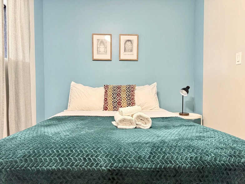 Building Photo - 215 Piedmont Ave NE