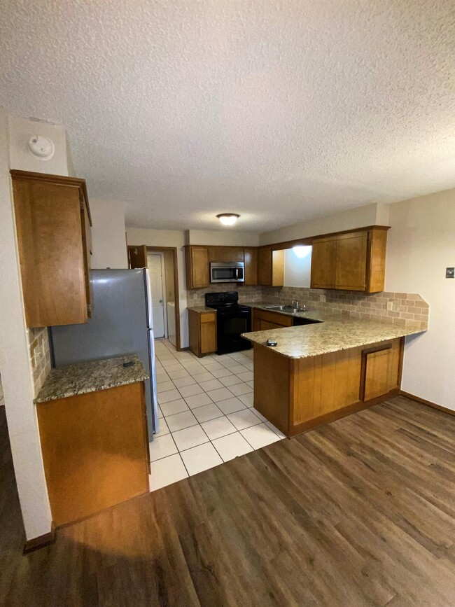 Building Photo - 415 Wild Wind Rd