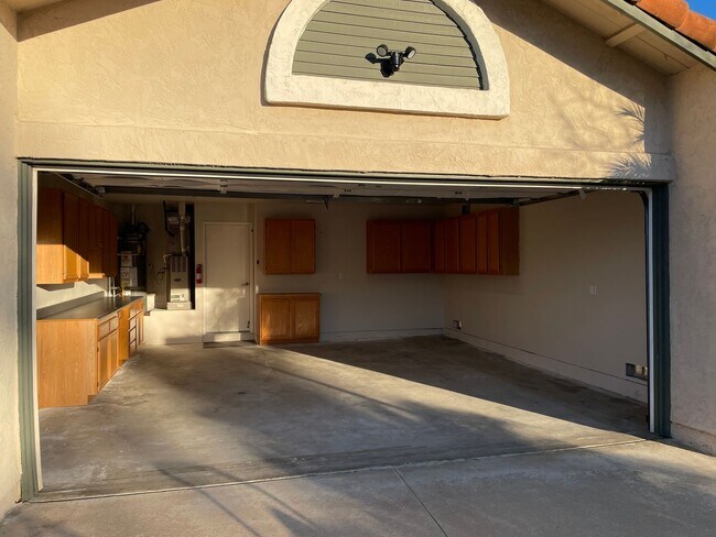 Building Photo - 2 Bedroom Ranch Style Home in RANCHO SAN DIEGO