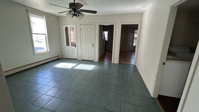 Building Photo - Spacious 4-Bedroom Apartment for Rent in Sanford, ME – Heat & Hot Water Included!