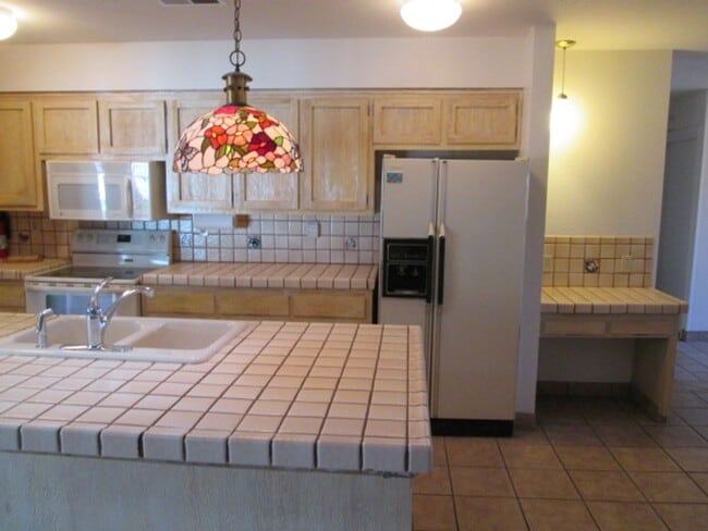 Building Photo - Coming Soon In The NE Heights!