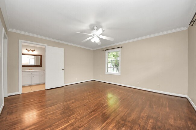 Building Photo - 4422 Nenana Dr