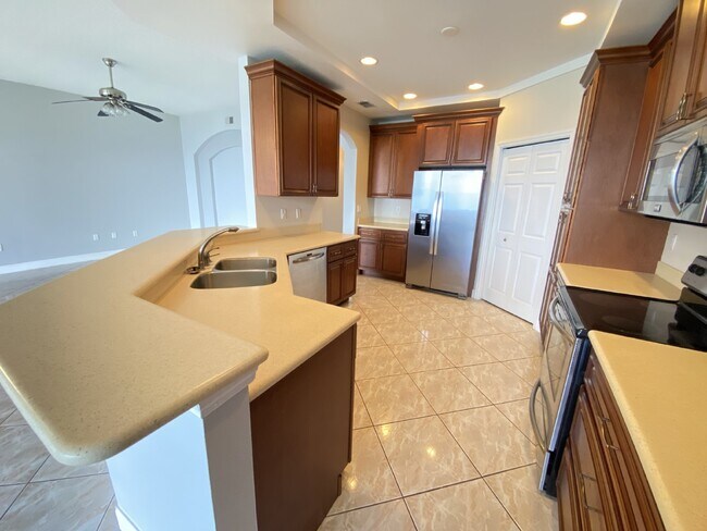 Building Photo - Minutemen