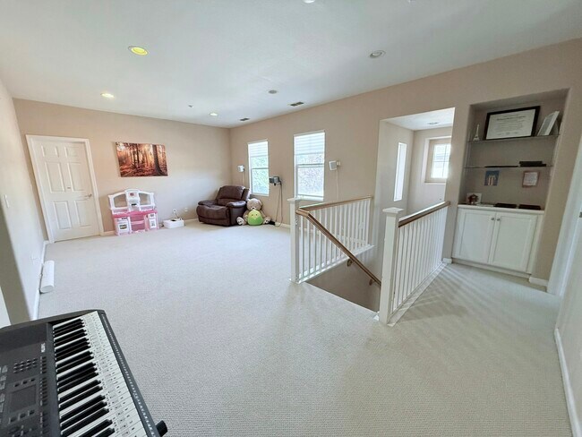 Building Photo - 1360 Red Maple Ln