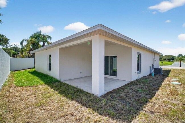Building Photo - 89 Fairway Cir